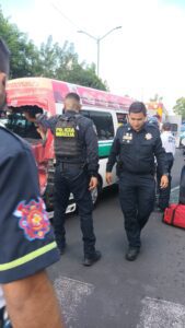 Policía Morelia atiende y traslada a personas lesionadas en accidente